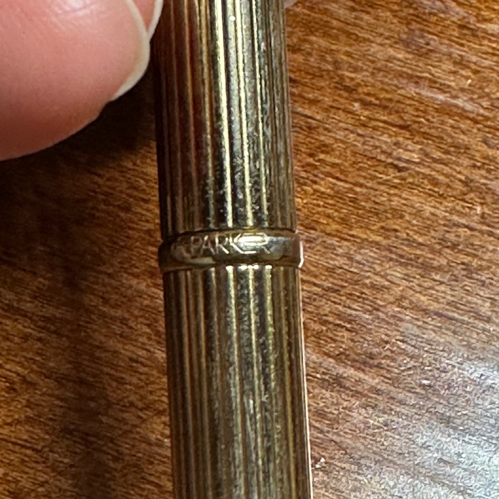 Parker Insignia Prestige Ballpoint Pen Gold Plated Ribbed Cicele Pattern - Picture 2 of 11